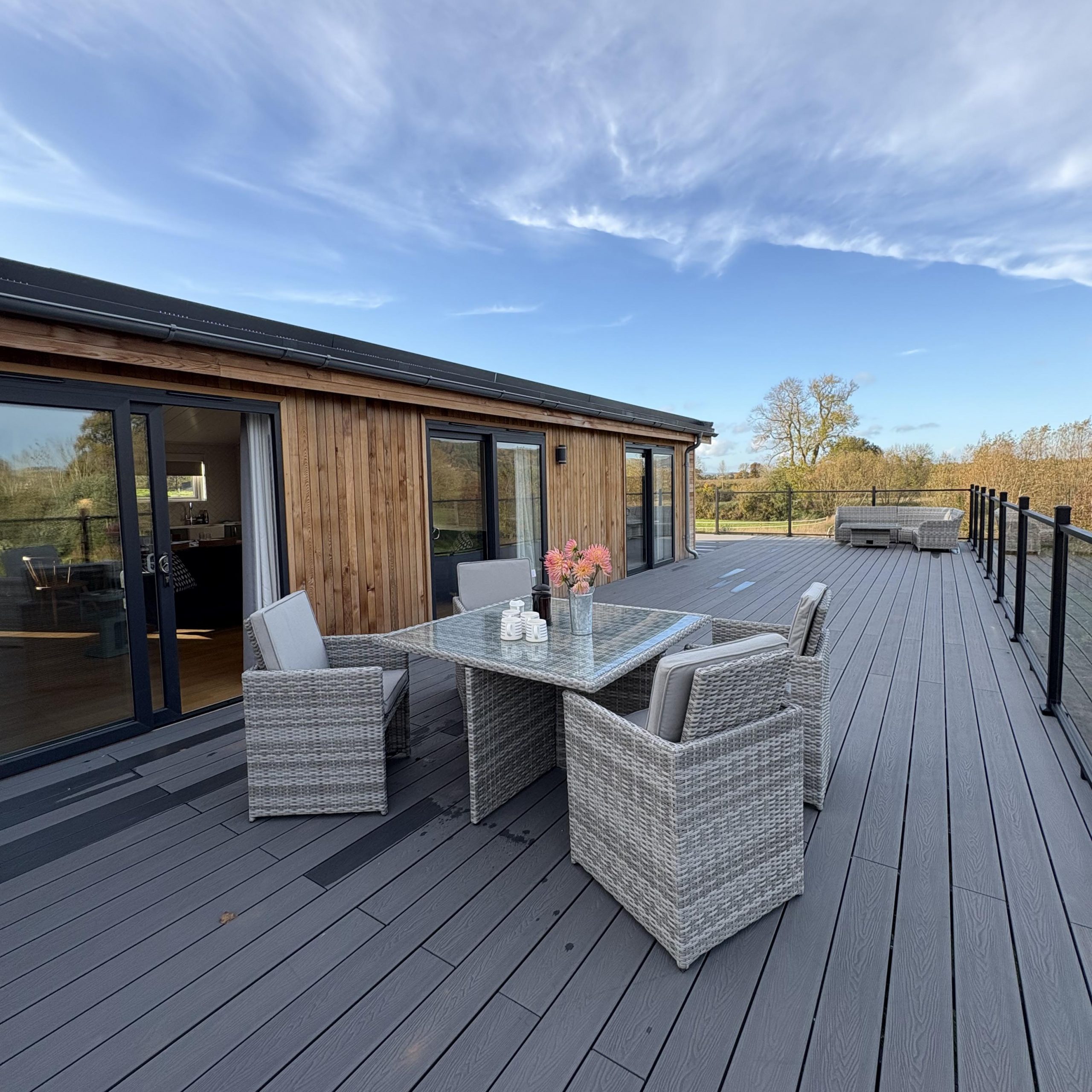 The Bank, Accessible accommodation in Herefordshire, lakeside retreat, fully accessible holiday