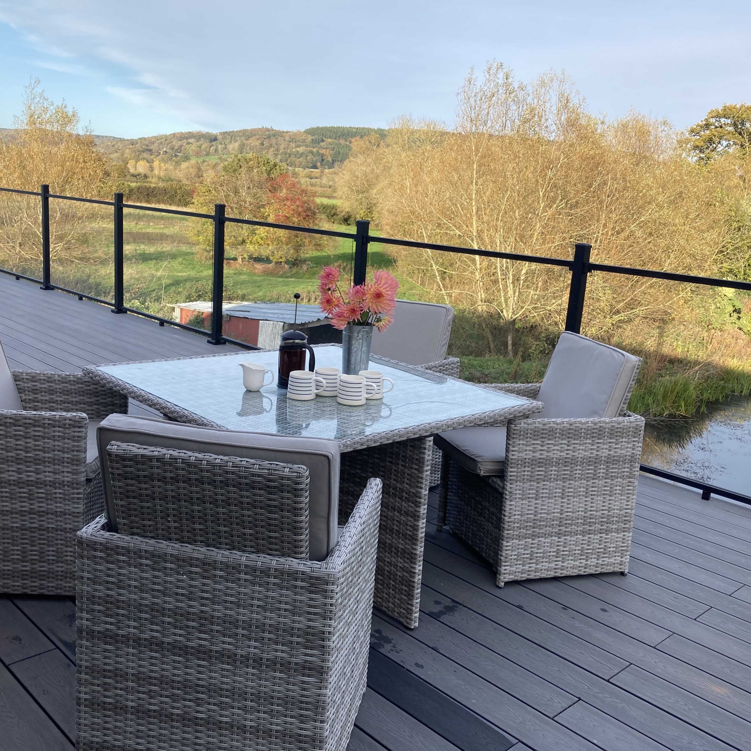 The Bank, Accessible accommodation in Herefordshire, lakeside retreat, fully accessible holiday