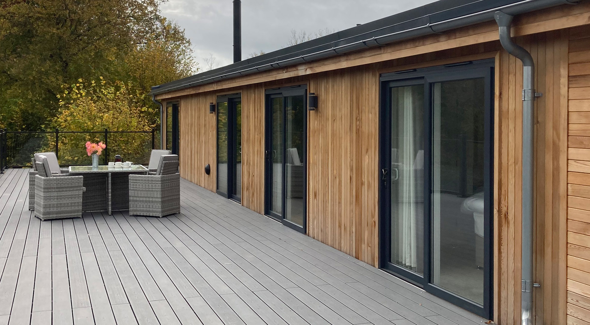 The Bank, Accessible accommodation in Herefordshire, lakeside retreat, fully accessible holiday