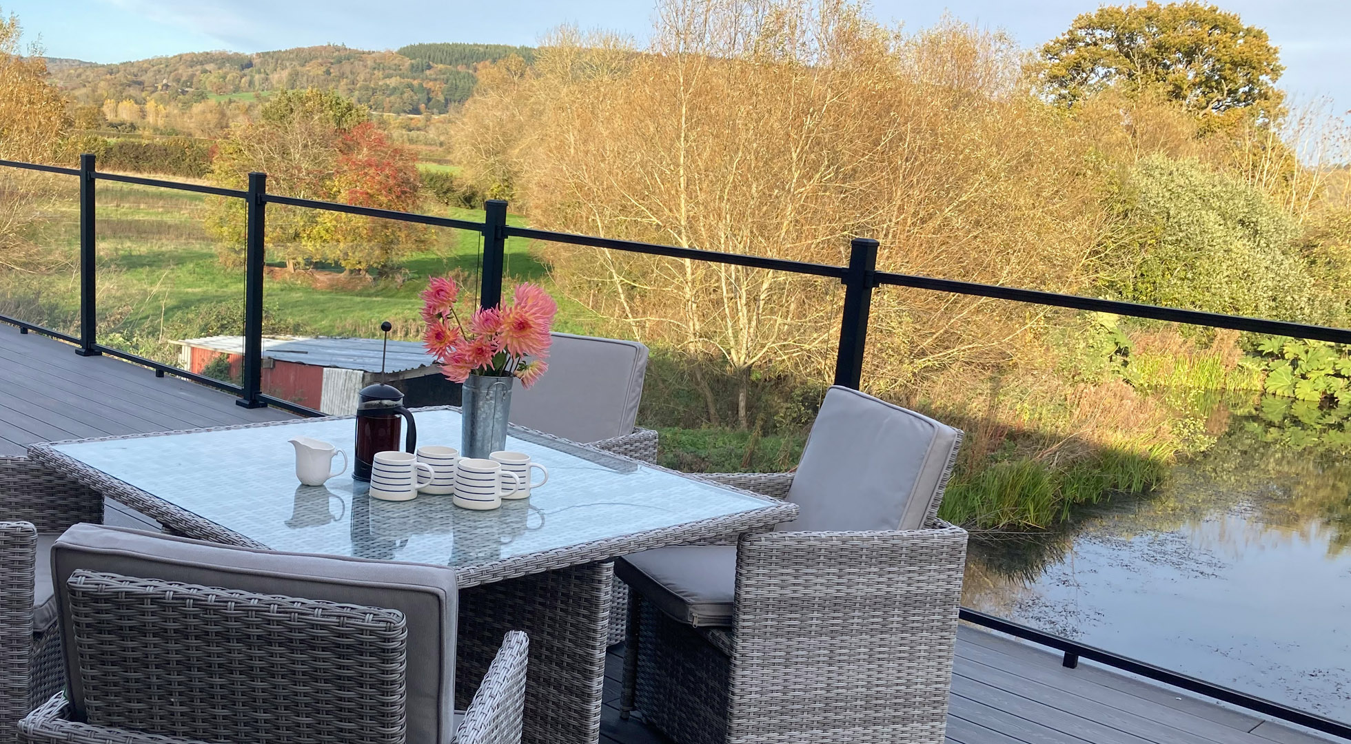 The Bank, Accessible accommodation in Herefordshire, lakeside retreat, fully accessible holiday