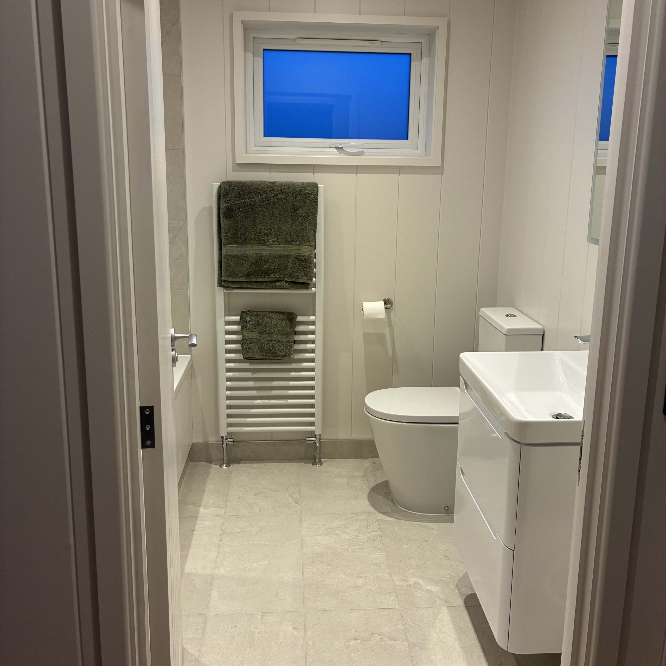 The Bank, Accessible accommodation in Herefordshire, lakeside retreat, fully accessible holiday