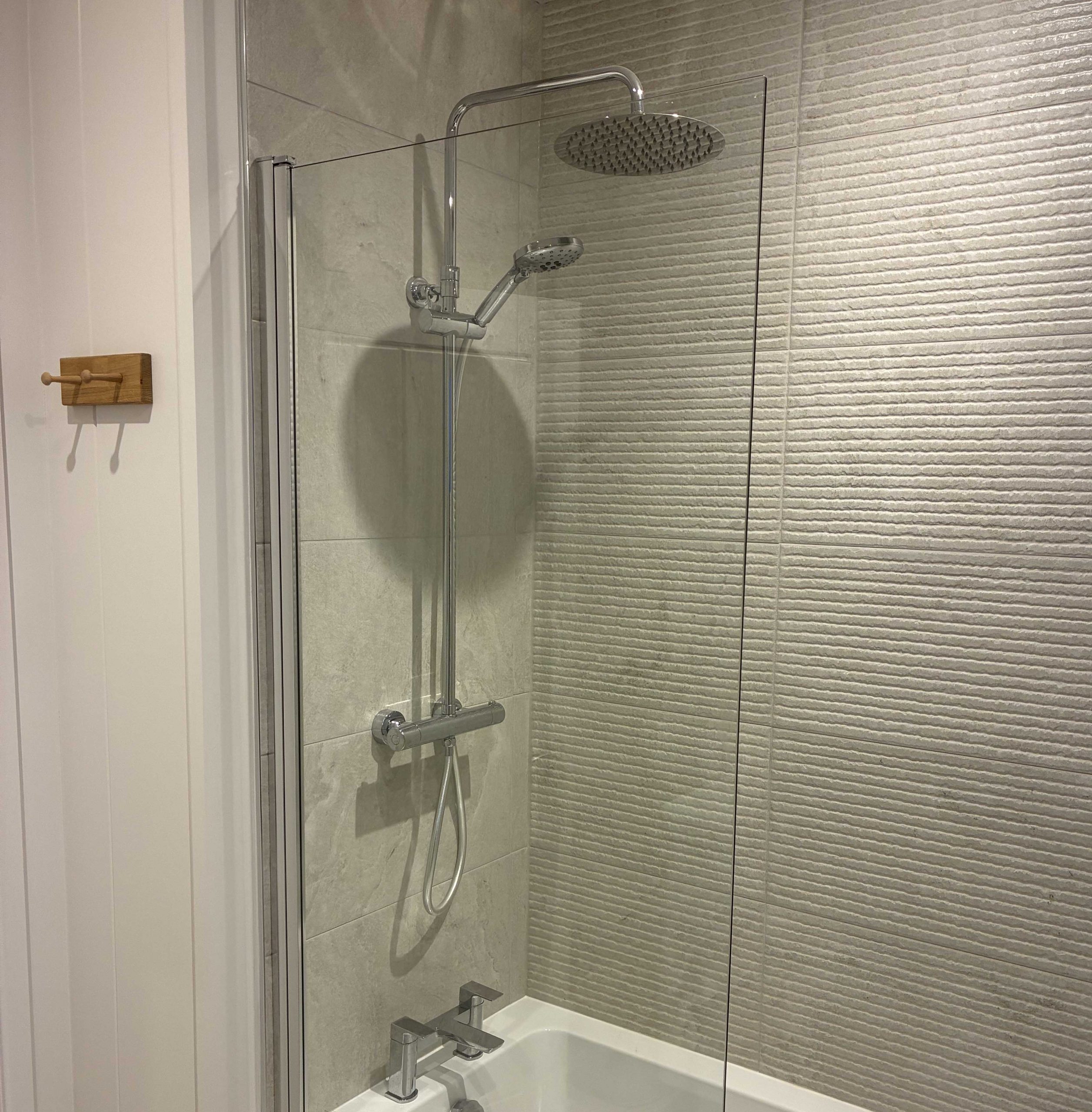 The Bank, Accessible accommodation in Herefordshire, lakeside retreat, fully accessible holiday